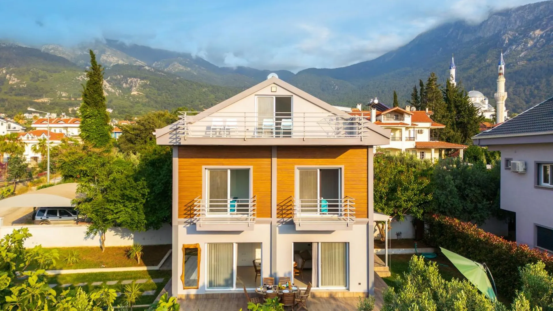 Villa Lidya 3 Bedroom Villa Close To Oeluedeniz Beach Fethiye