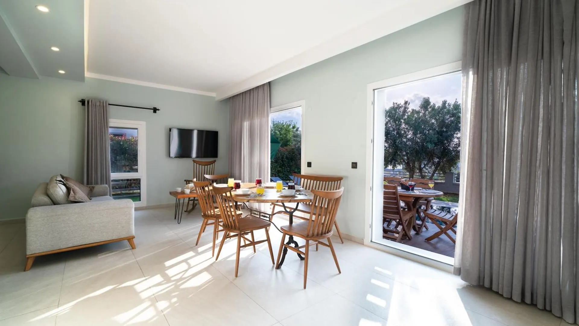Villa Lidya 3 Bedroom Villa Close To Oeluedeniz Beach Fethiye