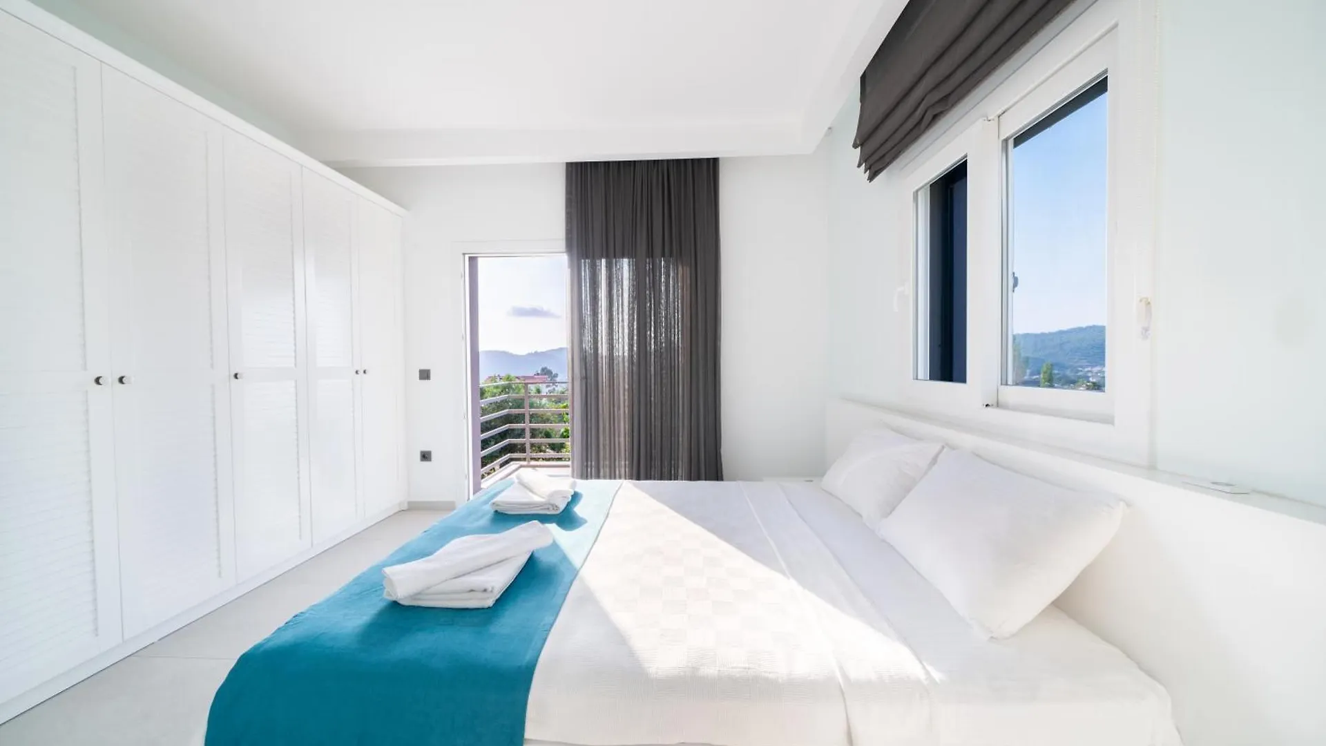 Villa Lidya 3 Bedroom Villa Close To Oeluedeniz Beach Fethiye