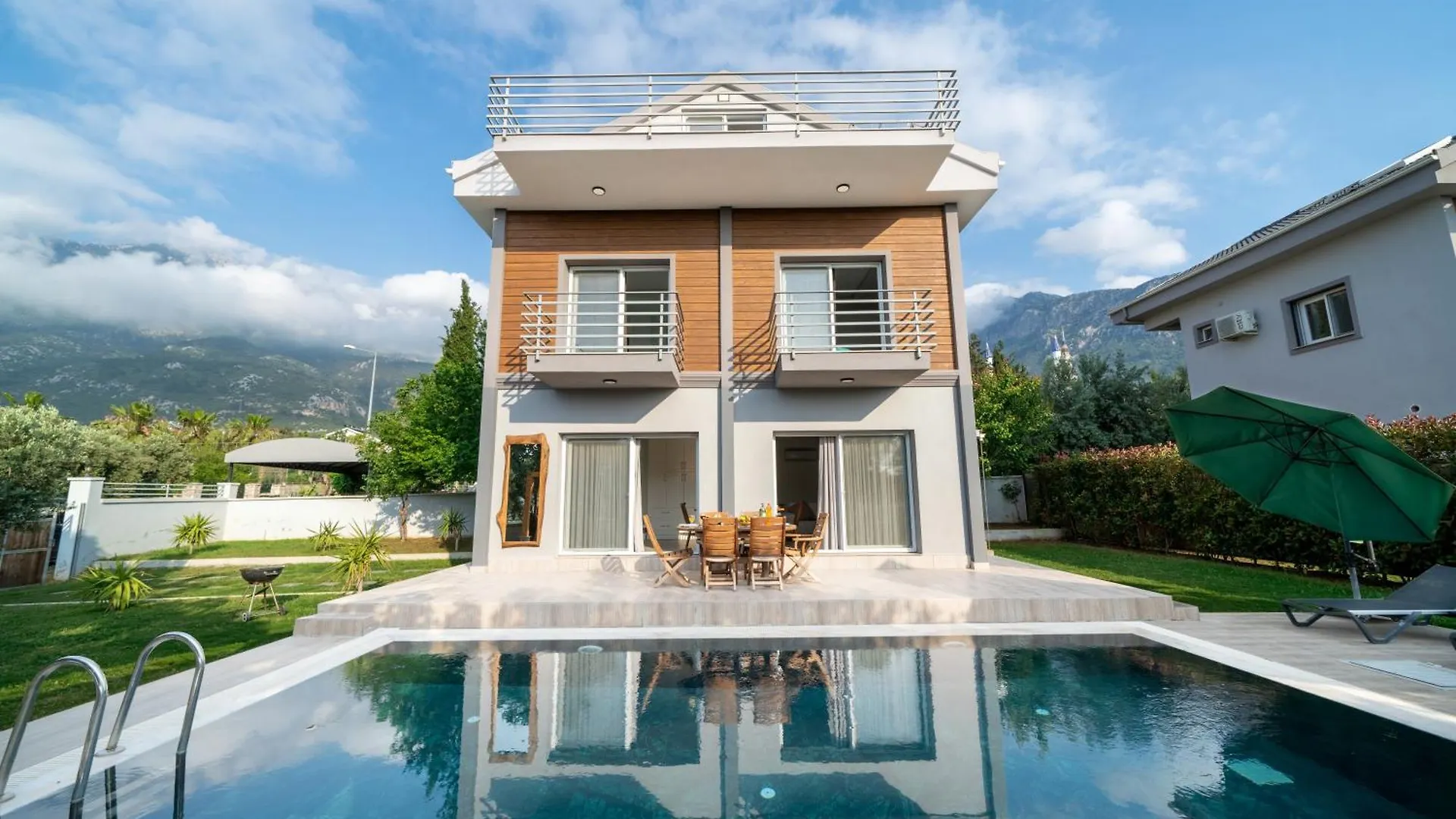 Villa Lidya 3 Bedroom Villa Close To Oeluedeniz Beach Fethiye