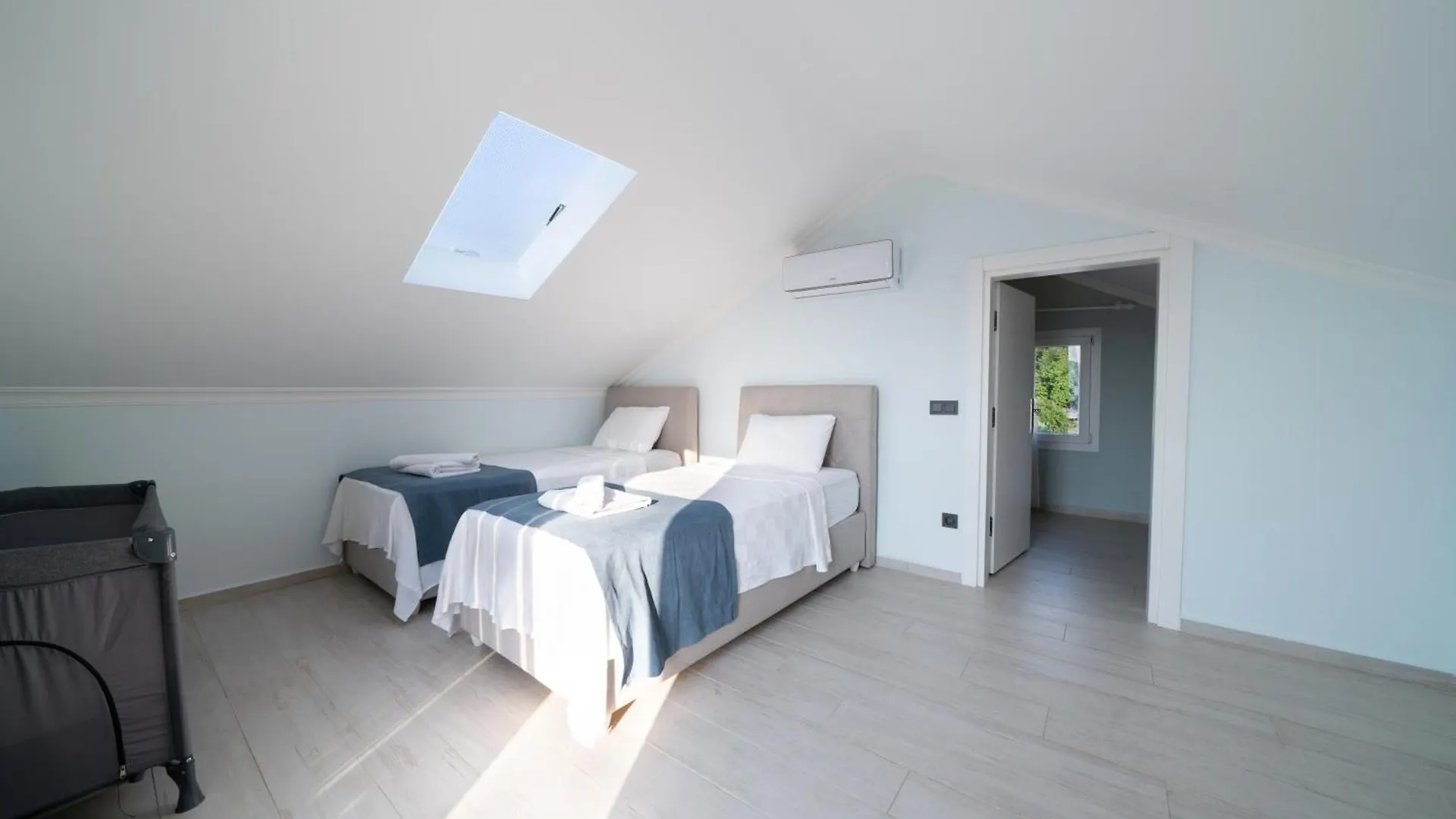 Villa Lidya 3 Bedroom Villa Close To Oeluedeniz Beach Fethiye
